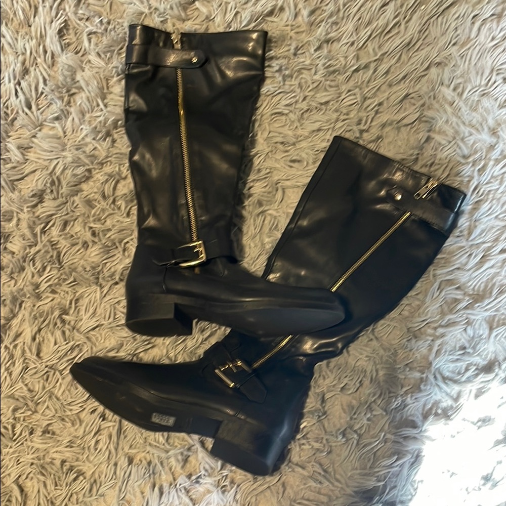 Black Leather Boots with Buckles and Zipper